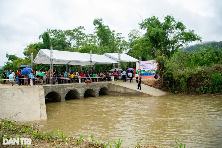 New bridge inaugurated for poor community in Yen Bai - 1 New bridge inaugurated for poor community in Yen Bai - 1