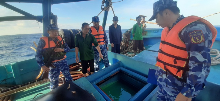 Fishing boat caught illegally transporting 60,000 litres of diesel - 1 Fishing boat caught illegally transporting 60,000 litres of diesel - 1