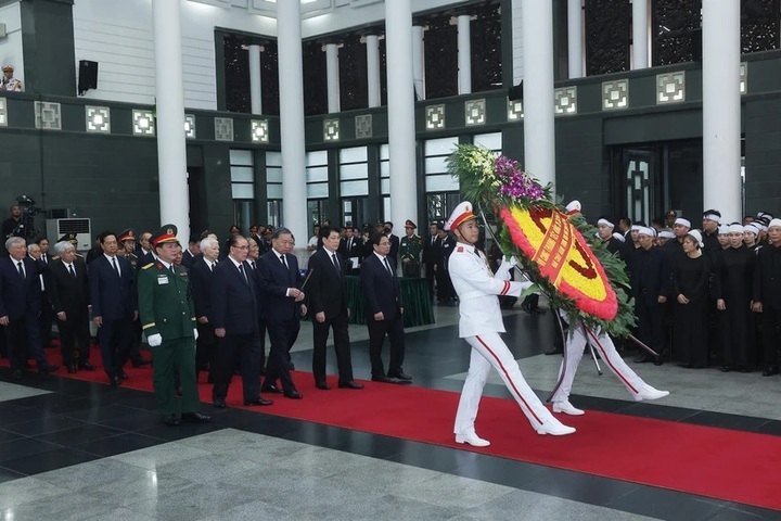 State funeral held for former State President Tran Duc Luong - 1