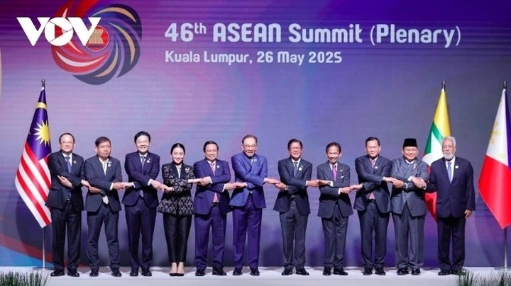 PM Pham Minh Chinh joins leaders for 46th ASEAN Summit in Kuala Lumpur - 1 PM Pham Minh Chinh joins leaders for 46th ASEAN Summit in Kuala Lumpur - 1