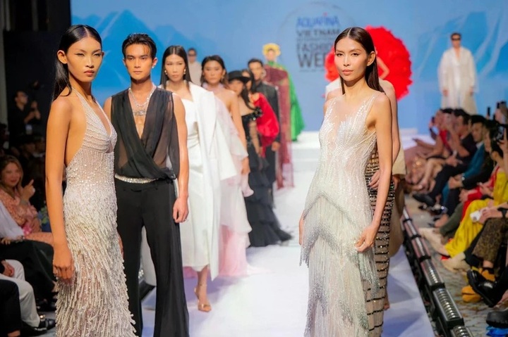 Vietnam international fashion week set to take place in HCM City - 1