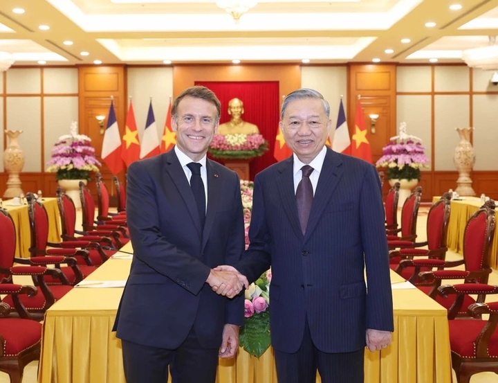 Vietnam treasures multifaceted collaboration with France: Party chief - 1 Vietnam treasures multifaceted collaboration with France: Party chief - 1