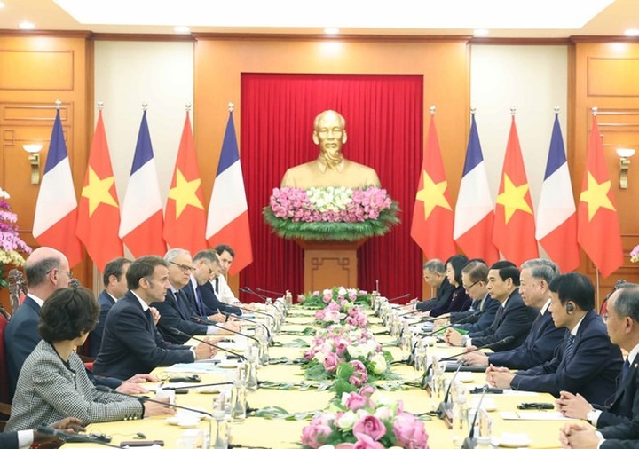 Vietnam treasures multifaceted collaboration with France: Party chief - 2 Vietnam treasures multifaceted collaboration with France: Party chief - 2