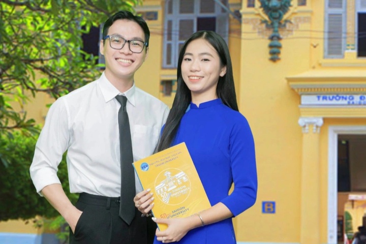 HCM City university bans revealing outfits on campus - 1