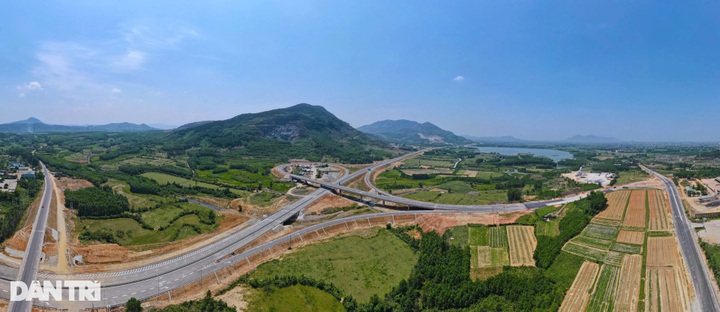 Ha Tinh-Quang Binh expressway to open in June - 1