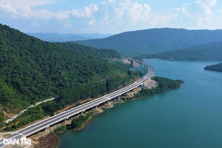 Ha Tinh-Quang Binh expressway to open in June - 4