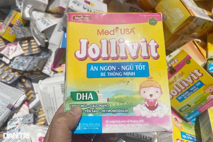 Tens of thousands of supplement boxes dumped in HCM City - 2 Tens of thousands of supplement boxes dumped in HCM City - 2