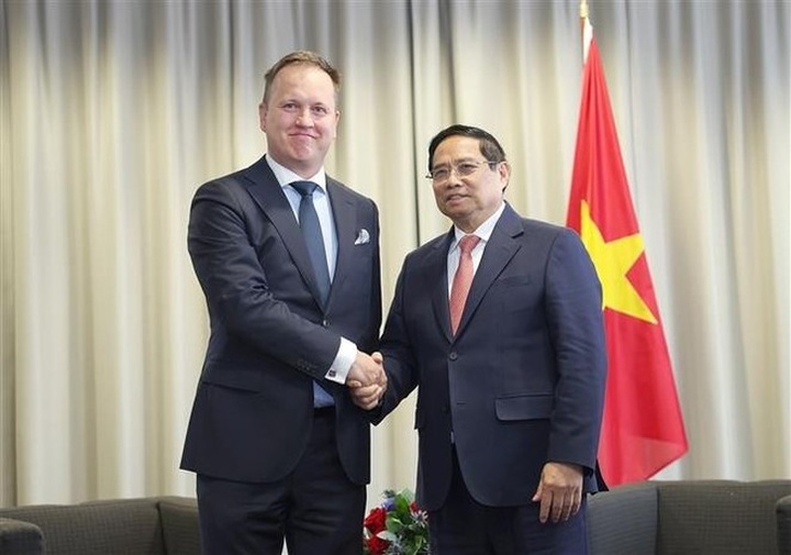Prime Minister works with Estonian firms to accelerate projects in Vietnam - 2