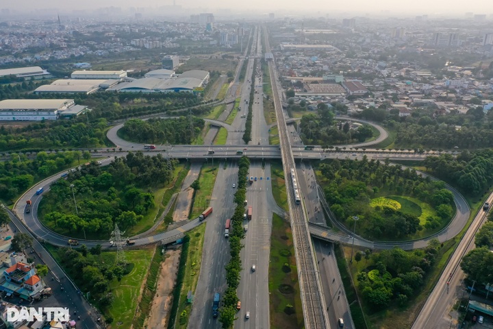 Key transport routes connecting Ho Chi Minh City and Binh Duong Province - 8 Key transport routes connecting Ho Chi Minh City and Binh Duong Province - 8