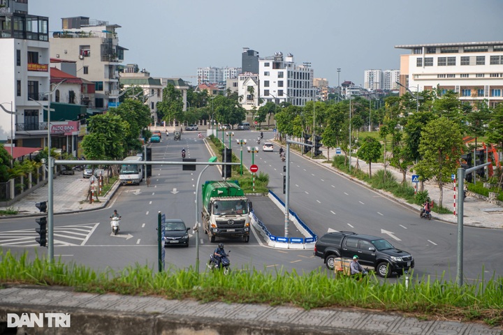 Hanoi road deteriorates only a year after opening - 1 Hanoi road deteriorates only a year after opening - 1