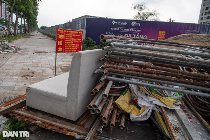 Hanoi road deteriorates only a year after opening - 4 Hanoi road deteriorates only a year after opening - 4