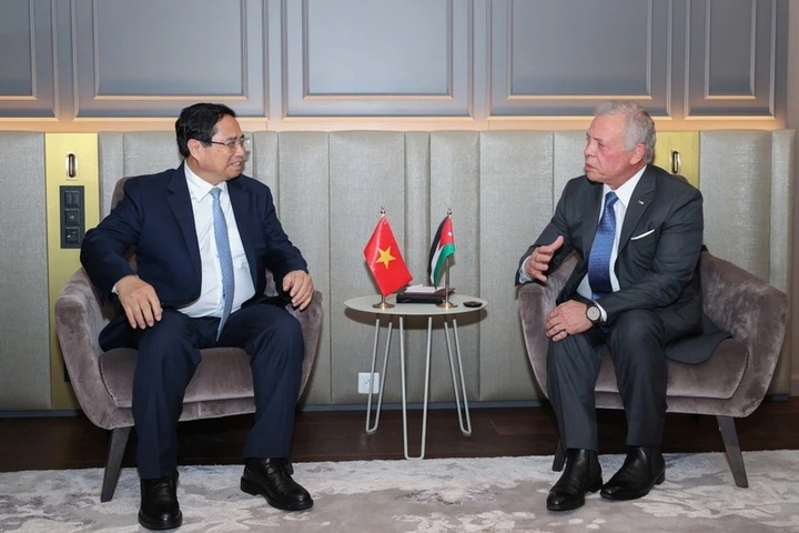 Vietnamese PM meets with Jordanian King on UNOC 3 sidelines - 1 Vietnamese PM meets with Jordanian King on UNOC 3 sidelines - 1