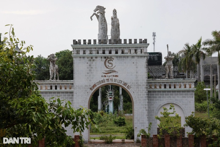 Desolate scene at abandoned Phan Thiet tourist site - 7