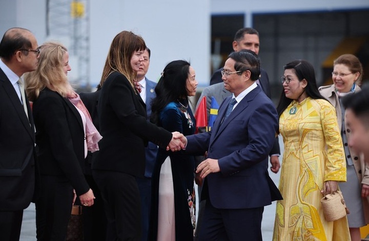 Vietnamese PM arrives in Stockholm, starting official visit to Sweden - 2 Vietnamese PM arrives in Stockholm, starting official visit to Sweden - 2