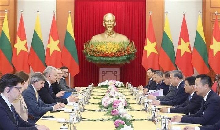 Vietnam wants to develop relations with Lithuania: Party chief - 2