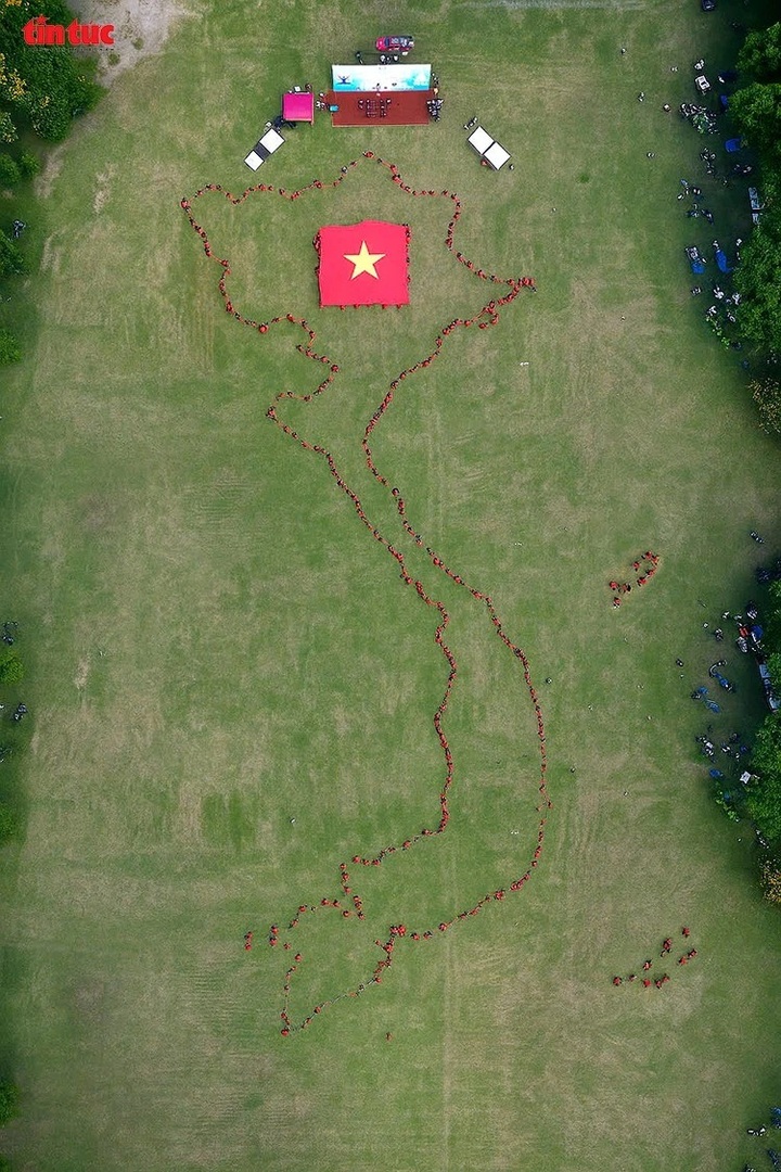 Over 1,000 yoga practitioners celebrate International Yoga Day 2025 - 2