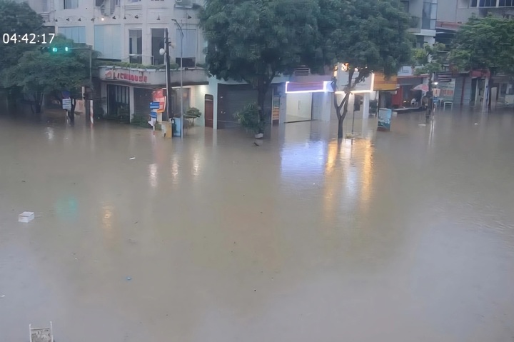 Heavy rain causes widespread flooding in Thai Nguyen - 2 Heavy rain causes widespread flooding in Thai Nguyen - 2