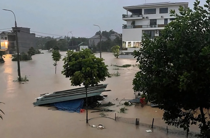 Heavy rain causes widespread flooding in Thai Nguyen - 1 Heavy rain causes widespread flooding in Thai Nguyen - 1