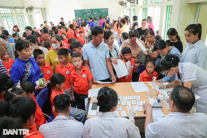 Underprivileged families in Cao Bang to receive new homes funded by Dantri - 6 Underprivileged families in Cao Bang to receive new homes funded by Dantri - 6