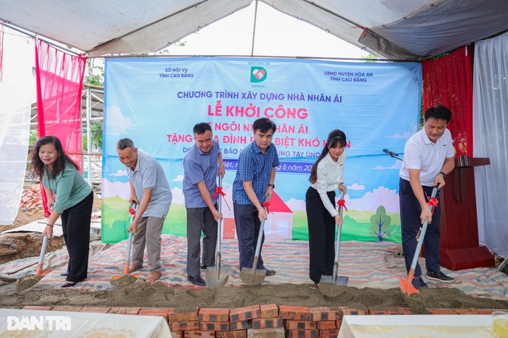 Underprivileged families in Cao Bang to receive new homes funded by Dantri - 1 Underprivileged families in Cao Bang to receive new homes funded by Dantri - 1