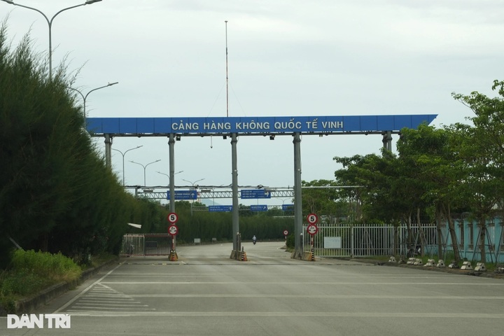 Vinh airport begins temporary closure for upgrade - 7