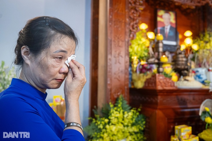 Thousands pay tribute to late Party General Secretary on death anniversary - 2