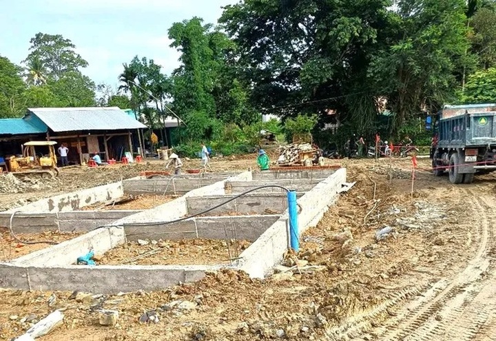 Unexploded bomb discovered during construction in Dak Lak - 2