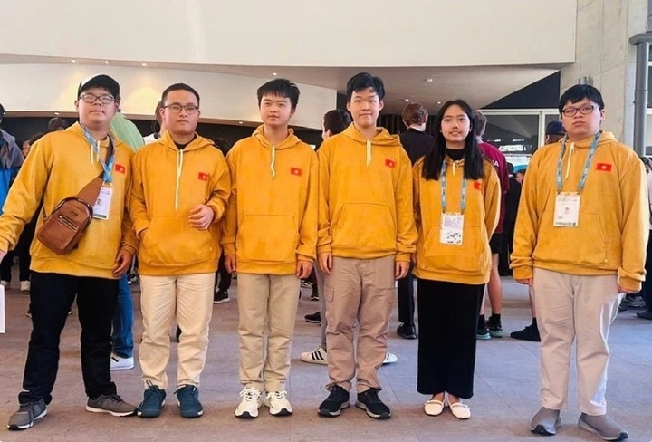 Strong medal finish puts Vietnam 9th at International Mathematical Olympiad - 1
