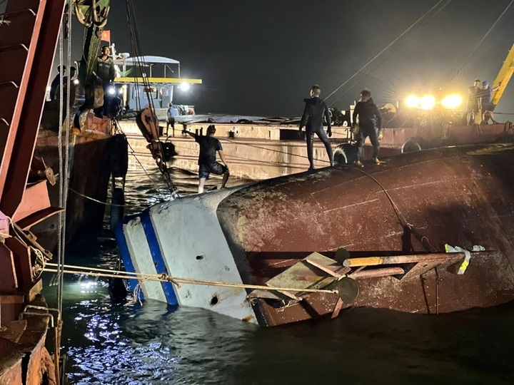 Ha Long Bay boat tours suspended due to Storm Wipha - 1 Ha Long Bay boat tours suspended due to Storm Wipha - 1