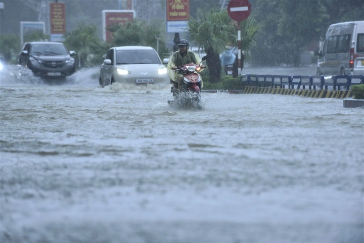 Severe flooding hits Thanh Hoa as heavy rains continue - 1