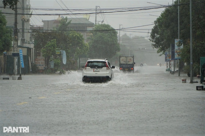 Severe flooding hits Thanh Hoa as heavy rains continue - 2