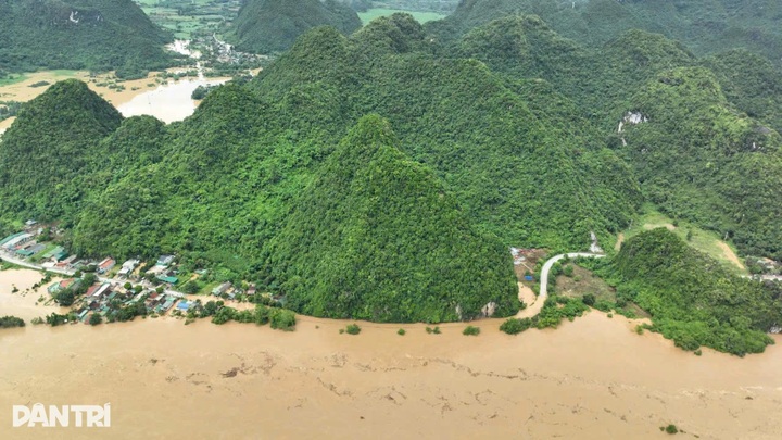 Nghe An brutally hit by Typhoon Wipha - 2 Nghe An brutally hit by Typhoon Wipha - 2