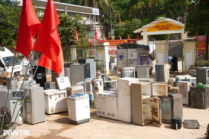 Free repairs for flood-damaged appliances in Nghe An - 3
