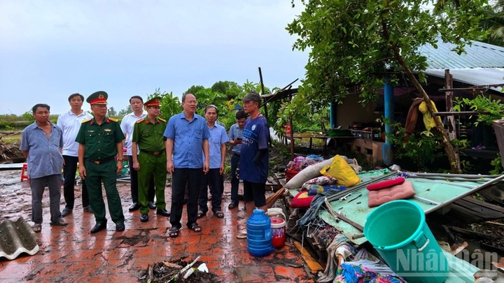 Tornadoes damage over 40 homes in Ca Mau - 1