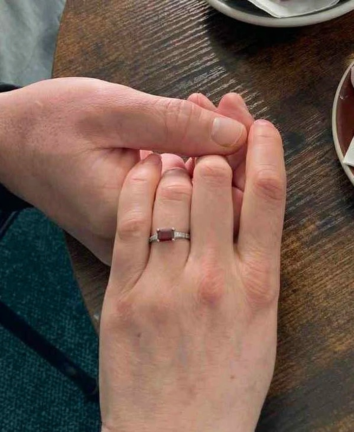 New Zealand couple seeks lost diamond ring in Hue park - 2 New Zealand couple seeks lost diamond ring in Hue park - 2