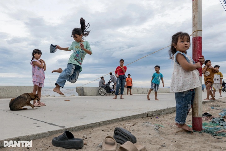 Tranquil life endures in Hai Chu coastal village - 7 Tranquil life endures in Hai Chu coastal village - 7