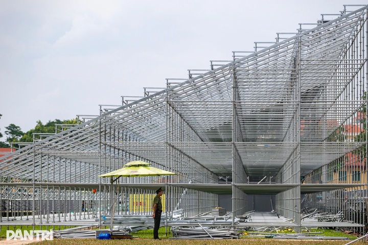 Grandstand construction quickened for National Day celebration - 4 Grandstand construction quickened for National Day celebration - 4