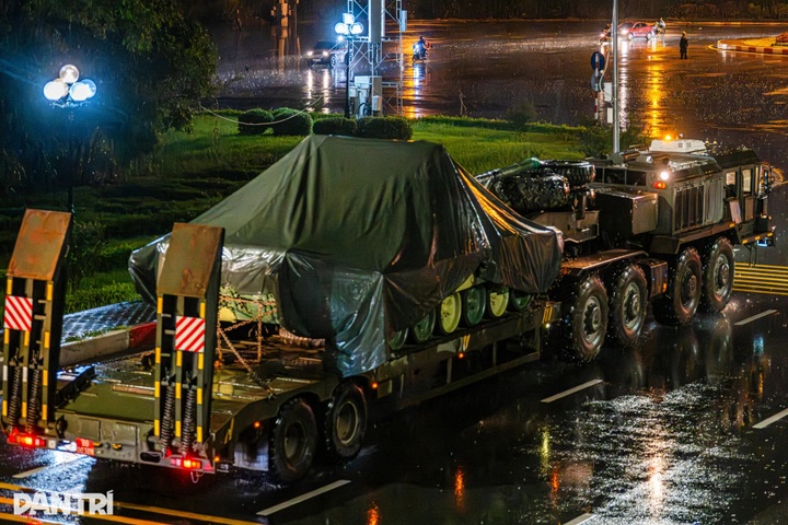 Military convoy rehearses in Ba Dinh Square for National Day parade - 2 Military convoy rehearses in Ba Dinh Square for National Day parade - 2