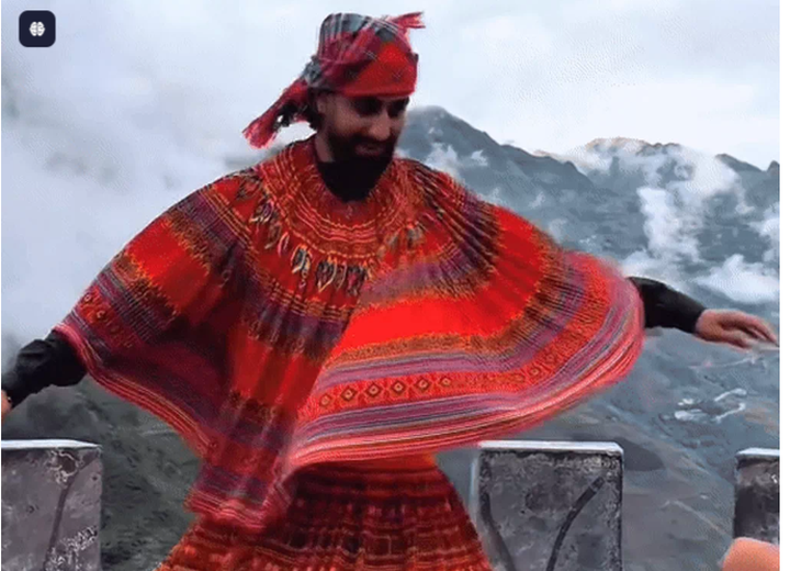 Foreign male tourist sparks controversy for wearing H’mong skirts - 1