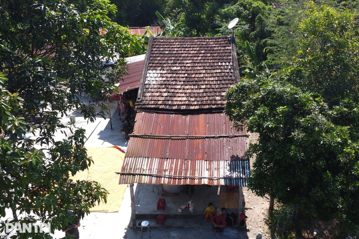 Dantri readers help build new homes for three families in Dak Lak - 1