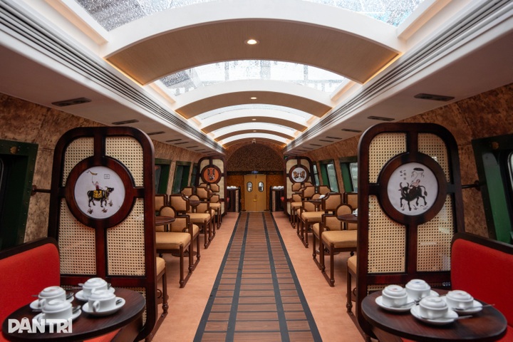 Inside Hanoi’s first double-decker tourist train - 3 Inside Hanoi’s first double-decker tourist train - 3