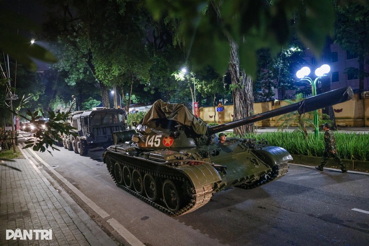 Hanoi moves military hardware to the city centre for national day parade - 4 Hanoi moves military hardware to the city centre for national day parade - 4
