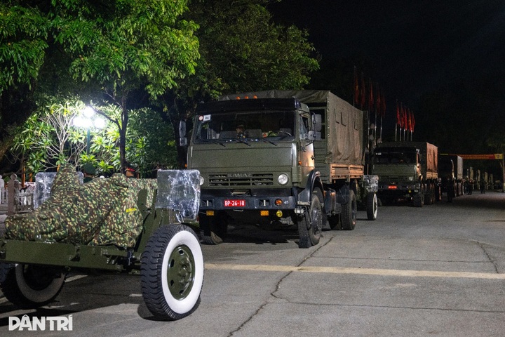 Hanoi moves military hardware to the city centre for national day parade - 1 Hanoi moves military hardware to the city centre for national day parade - 1