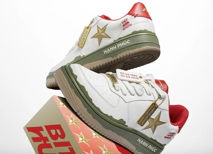 Fashion brands launch patriotic designs for National Day - 3 Fashion brands launch patriotic designs for National Day - 3