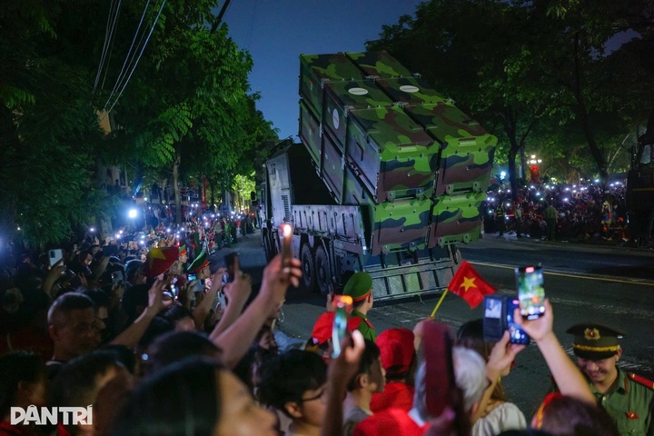Hanoi stages full rehearsal for National Day parade - 12 Hanoi stages full rehearsal for National Day parade - 12