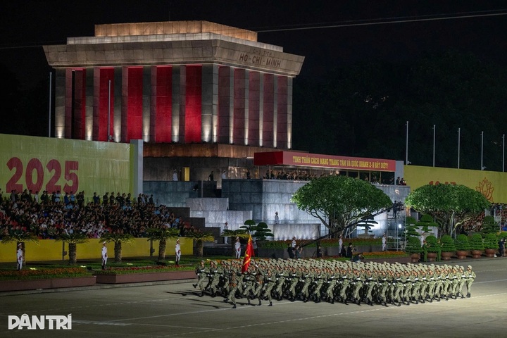 Hanoi stages full rehearsal for National Day parade - 9 Hanoi stages full rehearsal for National Day parade - 9