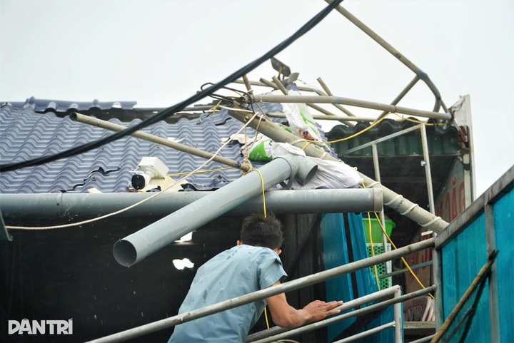 Central Vietnam braces for heavy rains as Typhoon Kajiki nears - 3