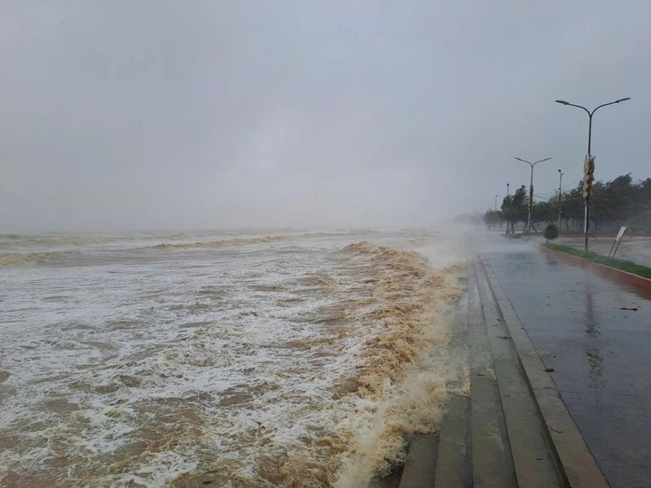 Nghe An bans outdoor movement as typhoon Kajiki nears - 3 Nghe An bans outdoor movement as typhoon Kajiki nears - 3