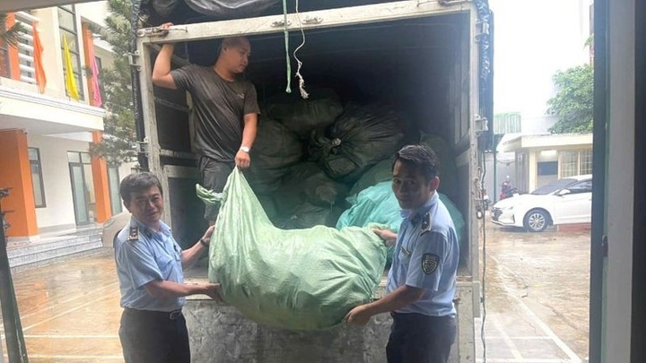 Thousands of counterfeit branded goods seized in Nha Trang - 2 Thousands of counterfeit branded goods seized in Nha Trang - 2