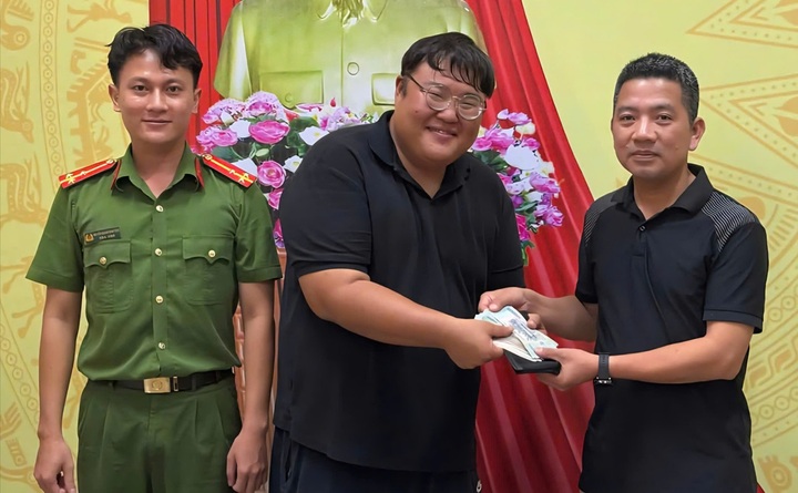 South Korean tourist recovers lost bag in Danang - 1 South Korean tourist recovers lost bag in Danang - 1